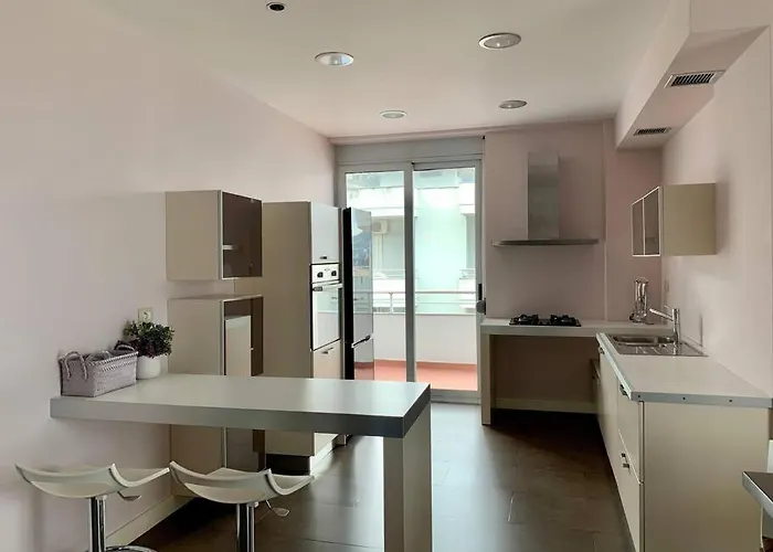 Apartment Stunning, Spacious, Beachfront In *