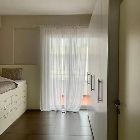 Apartment Stunning, Spacious, Beachfront In