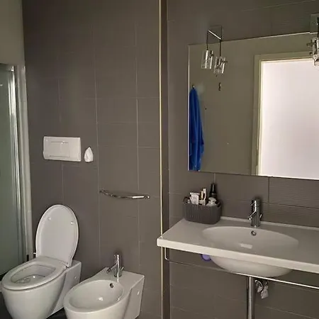 Stunning, Spacious, Beachfront In Apartment