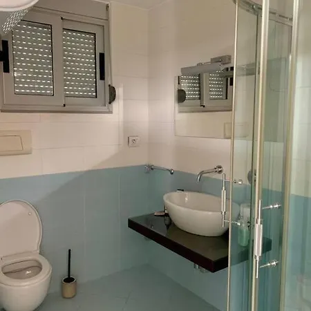 Apartment Stunning, Spacious, Beachfront In